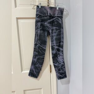 Lululemon  size 4 purple and gray pattern leggings